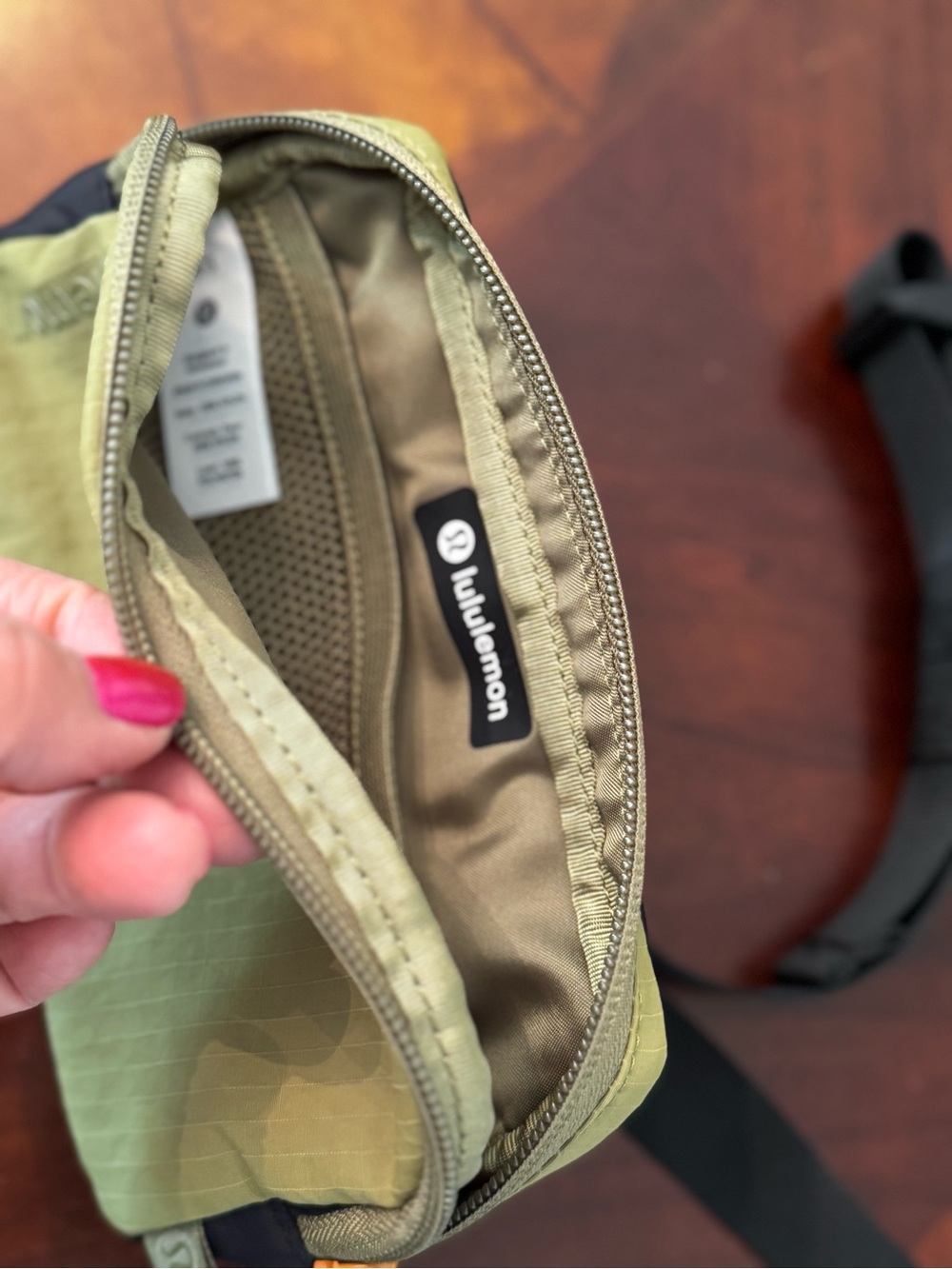 Lululemon Athletica Olive Green and Black Belt Bag, NWOT - Picture 7 of 7